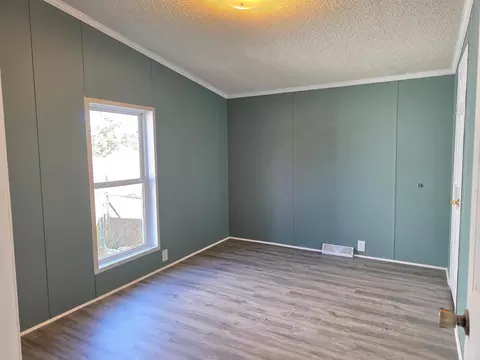 Bedroom - 320 6th Ave NE, Plainview, MN 55964 photo 5 of 7