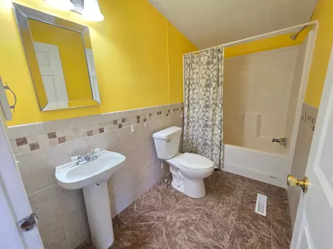Bath - 320 6th Ave NE, Plainview, MN 55964 photo 5 of 6
