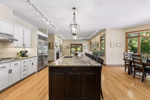 Kitchen - 28010 Boulder Bridge Dr, Excelsior, MN 55331 photo 2 of 5