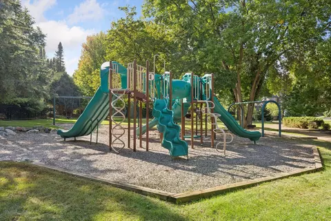 View/Area - 28010 Boulder Bridge Dr, Excelsior, MN 55331 photo 3 of 3