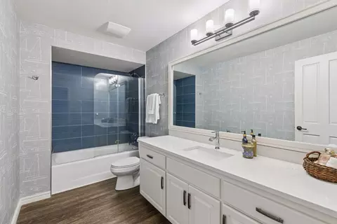 Bath - 28010 Boulder Bridge Dr, Excelsior, MN 55331 photo 5 of 5