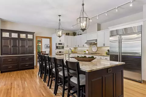 Kitchen - 28010 Boulder Bridge Dr, Excelsior, MN 55331 photo 1 of 5