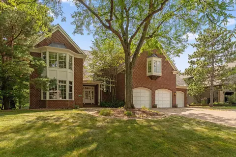 10797 Purdey Rd, Eden Prairie, MN 55347