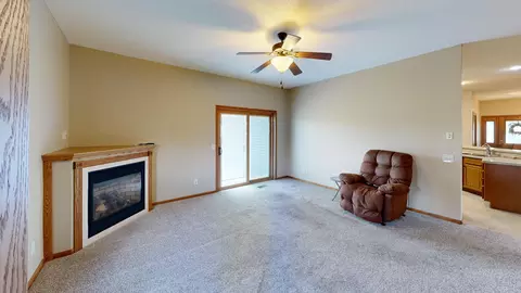 Living - 2858 9th Ave SE, Willmar, MN 56201 photo 4 of 4