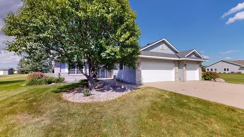 Exterior - 2858 9th Ave SE, Willmar, MN 56201 photo 5 of 16