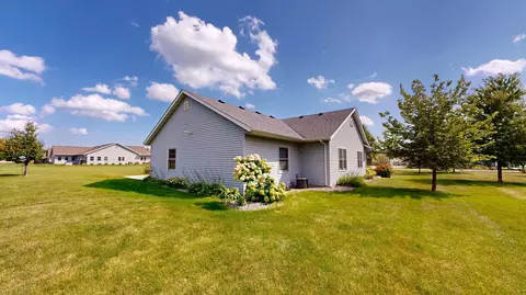 Exterior - 2858 9th Ave SE, Willmar, MN 56201 photo 9 of 16