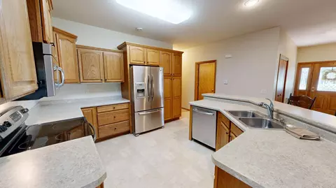Kitchen - 2858 9th Ave SE, Willmar, MN 56201 photo 3 of 7