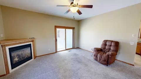 Living - 2858 9th Ave SE, Willmar, MN 56201 photo 3 of 4