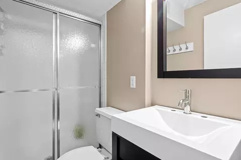 Bath - 1718 Woodgate Ln, Eagan, MN 55122 photo 4 of 5