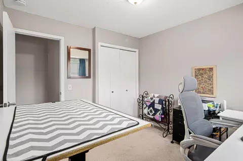 Bedroom - 1718 Woodgate Ln, Eagan, MN 55122 photo 4 of 6