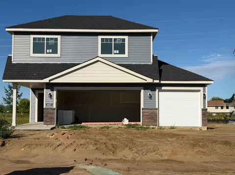 1827 Pierce St S, Cambridge, MN 55008