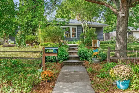 2310 Byrd Ave N, Golden Valley, MN 55422