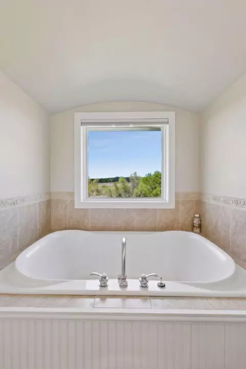 Bath - 25735 Highview Ave, Farmington, MN 55024 photo 3 of 6