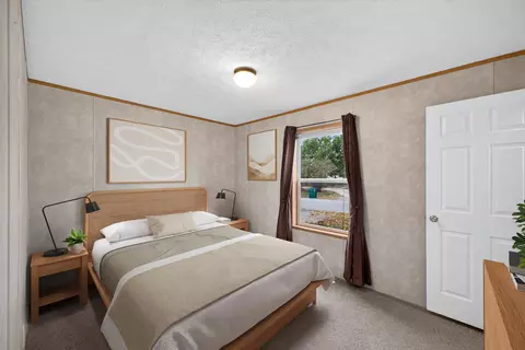 Bedroom - 400 E Baldwin Ave, Kellogg, MN 55945 photo 4 of 5