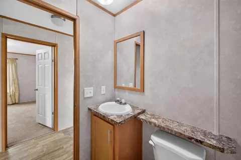 Bath - 400 E Baldwin Ave, Kellogg, MN 55945 photo 2 of 3