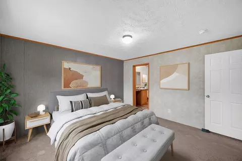 Bedroom - 400 E Baldwin Ave, Kellogg, MN 55945 photo 2 of 5
