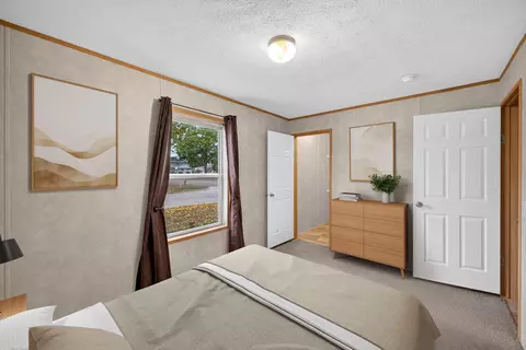Bedroom - 400 E Baldwin Ave, Kellogg, MN 55945 photo 5 of 5