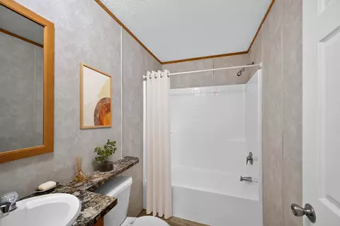 Bath - 400 E Baldwin Ave, Kellogg, MN 55945 photo 3 of 3