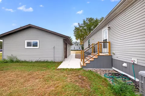 400 E Baldwin Ave, Kellogg, MN 55945 photo 2