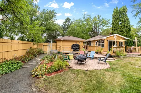 2726 Dellwood St, Roseville, MN 55113