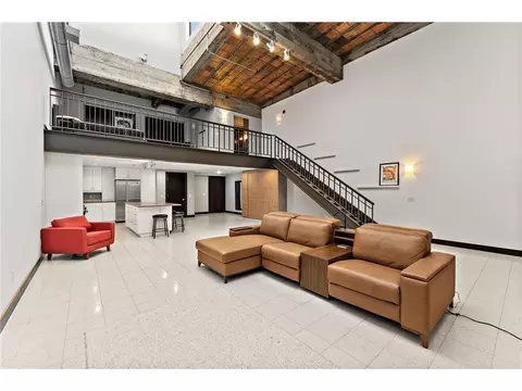 214 4th St E #213, Saint Paul, MN 55101
