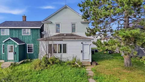 20 6th St SW, Chisholm, MN 55719