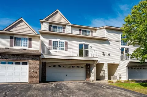 18275 Kerrville Trl #402, Lakeville, MN 55044