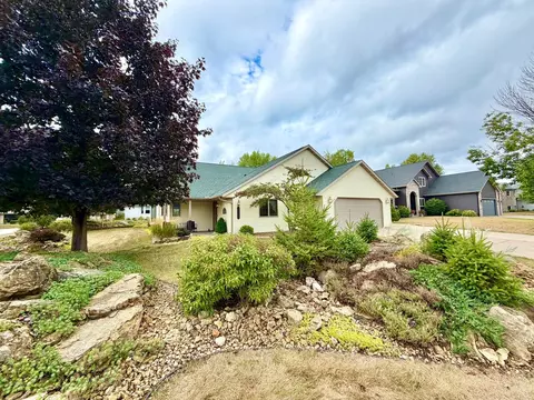Exterior - 2520 Sunny Meadow Ln, Red Wing, MN 55066 photo 3 of 15