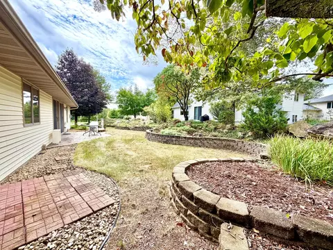 Exterior - 2520 Sunny Meadow Ln, Red Wing, MN 55066 photo 10 of 15
