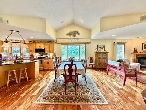 Dining - 2520 Sunny Meadow Ln, Red Wing, MN 55066 photo 2 of 2