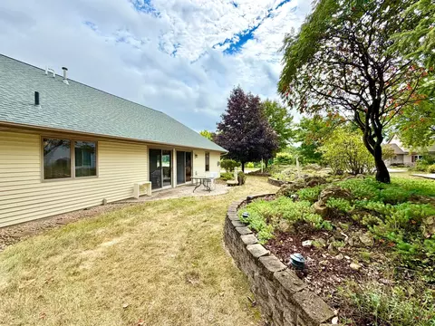 Exterior - 2520 Sunny Meadow Ln, Red Wing, MN 55066 photo 9 of 15
