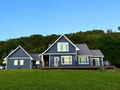 720 Trisdahl Ct, Rushford, MN 55971
