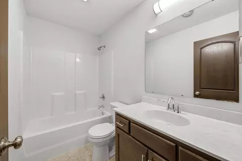 Bath - 1121 Yellowstone Ave, Saint Cloud, MN 56303 photo 3 of 3