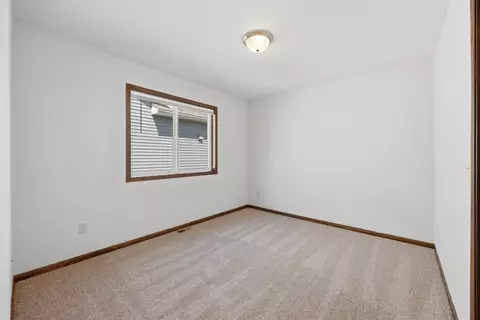 Bedroom - 1121 Yellowstone Ave, Saint Cloud, MN 56303 photo 3 of 8