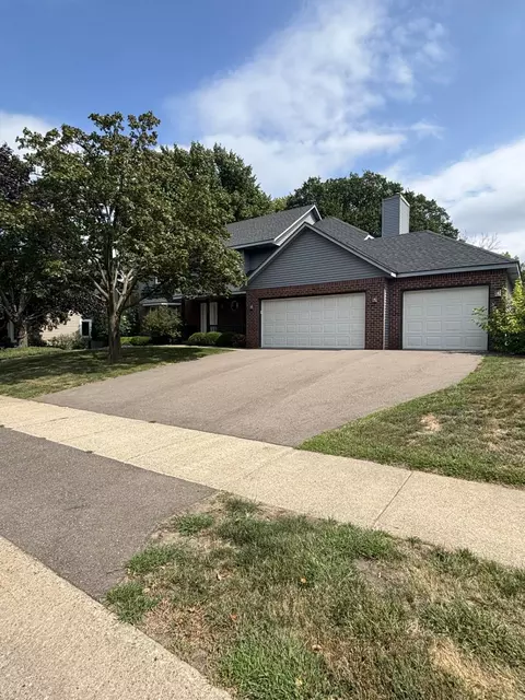 9083 Gould Rd, Eden Prairie, MN 55347