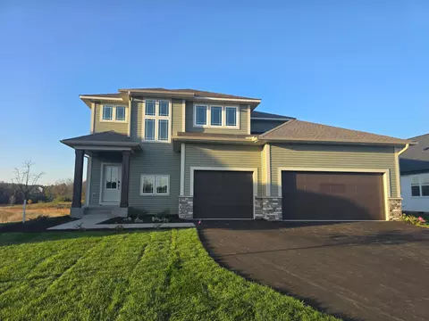 1569 Applegate Rd, New Richmond, WI 54017