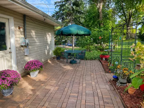 Exterior - 1798 E Bluestone Dr, Eagan, MN 55122 photo 3 of 10