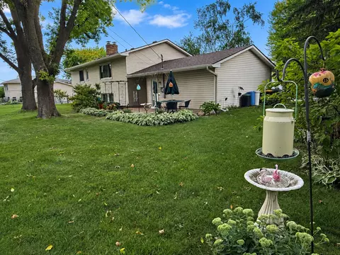 Exterior - 1798 E Bluestone Dr, Eagan, MN 55122 photo 4 of 10