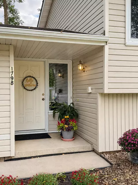 Exterior - 1798 E Bluestone Dr, Eagan, MN 55122 photo 7 of 10