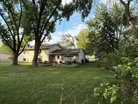 Exterior - 1798 E Bluestone Dr, Eagan, MN 55122 photo 9 of 10