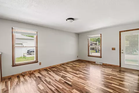 Living - 716 Conliffe Ave SW, Faribault, MN 55021 photo 3 of 3