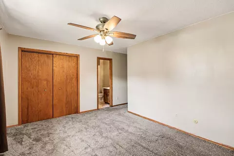 Bedroom - 716 Conliffe Ave SW, Faribault, MN 55021 photo 2 of 9