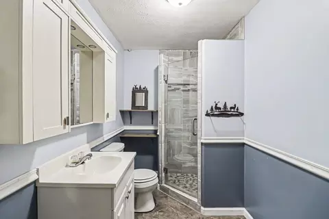 Bath - 716 Conliffe Ave SW, Faribault, MN 55021 photo 2 of 3