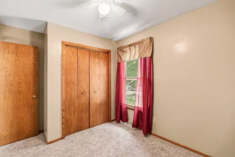 Bedroom - 716 Conliffe Ave SW, Faribault, MN 55021 photo 7 of 9