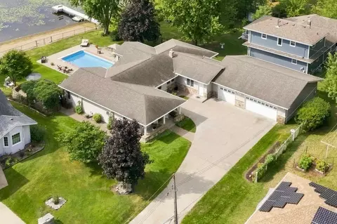 7806 Gloria Cir, Saint Paul, MN 55112