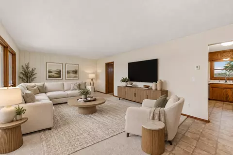 8775 Airport Rd, Waconia, MN 55387