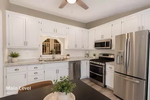 Kitchen - 8214 109th Pl N, Champlin, MN 55316 photo 3 of 4
