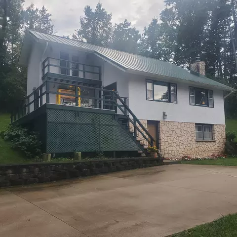 13611 State 16, Houston, MN 55943