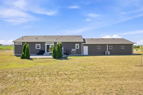 Exterior - 303 Morrow Dr, Enderlin, ND 58027 photo 4 of 6
