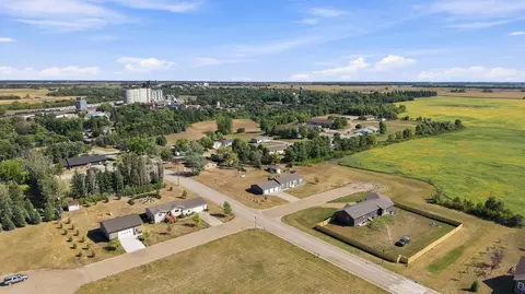 View/Area - 303 Morrow Dr, Enderlin, ND 58027 photo 5 of 7